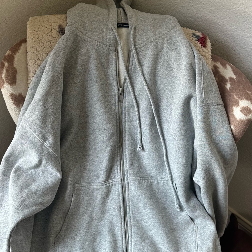 Brandy Melville Light Grey Zip up